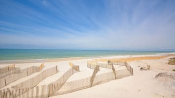 Ubicación a pie de playa y tumbonas