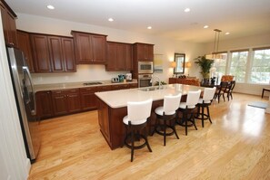 Fridge, microwave, oven, stovetop - Luxury new 5 BR/4 BA Home (Rehoboth Beach)