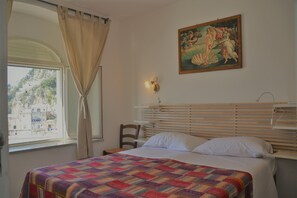 3 dormitoris, planxa i posts de planxar, wifi gratuïta i roba de llit 