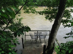Outdoor dining - Vintage River Cabin, Log, Riverfront, Fireplace, dock, hottub, skylights, CHARM (Luray)