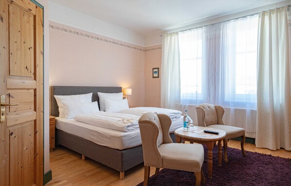 Unclassified image, 1 of 12, button