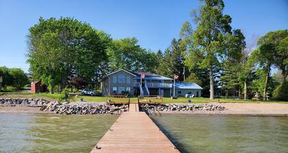 Home of 1000island#3-Directly on STL river private beach FREE boat docking