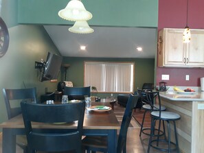 Dining - Off the Beaten Path (minutes from everything!) (Oscoda)