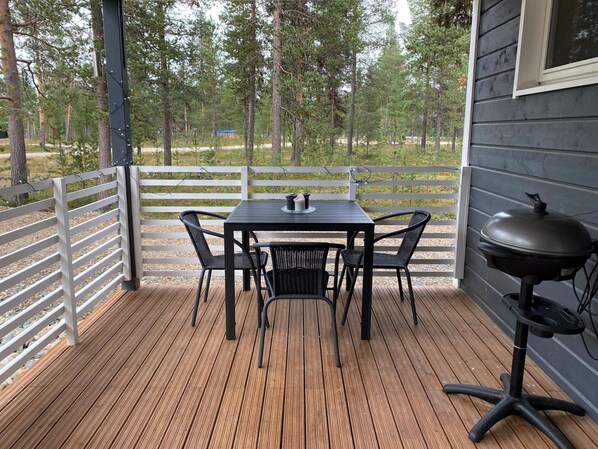 Outdoor dining - Kuukkeli by Interhome (Raattama)