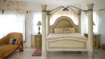 5 bedrooms, desk, iron/ironing board, free WiFi