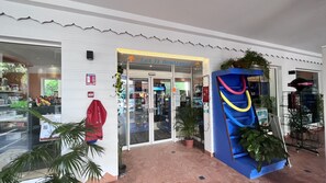 Exterior detail - 150m from a lagoon, 2-star tourist accommodation (Atout France) (saint françois)