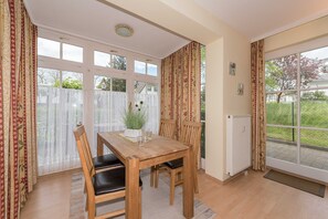 Unclassified image, 4 of 14, button