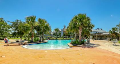 Spacious coastal home with grill & screened porch