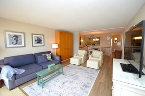 Living area - Edgewater House - Ocean Front Units With Spectacular Views! (Rehoboth Beach)