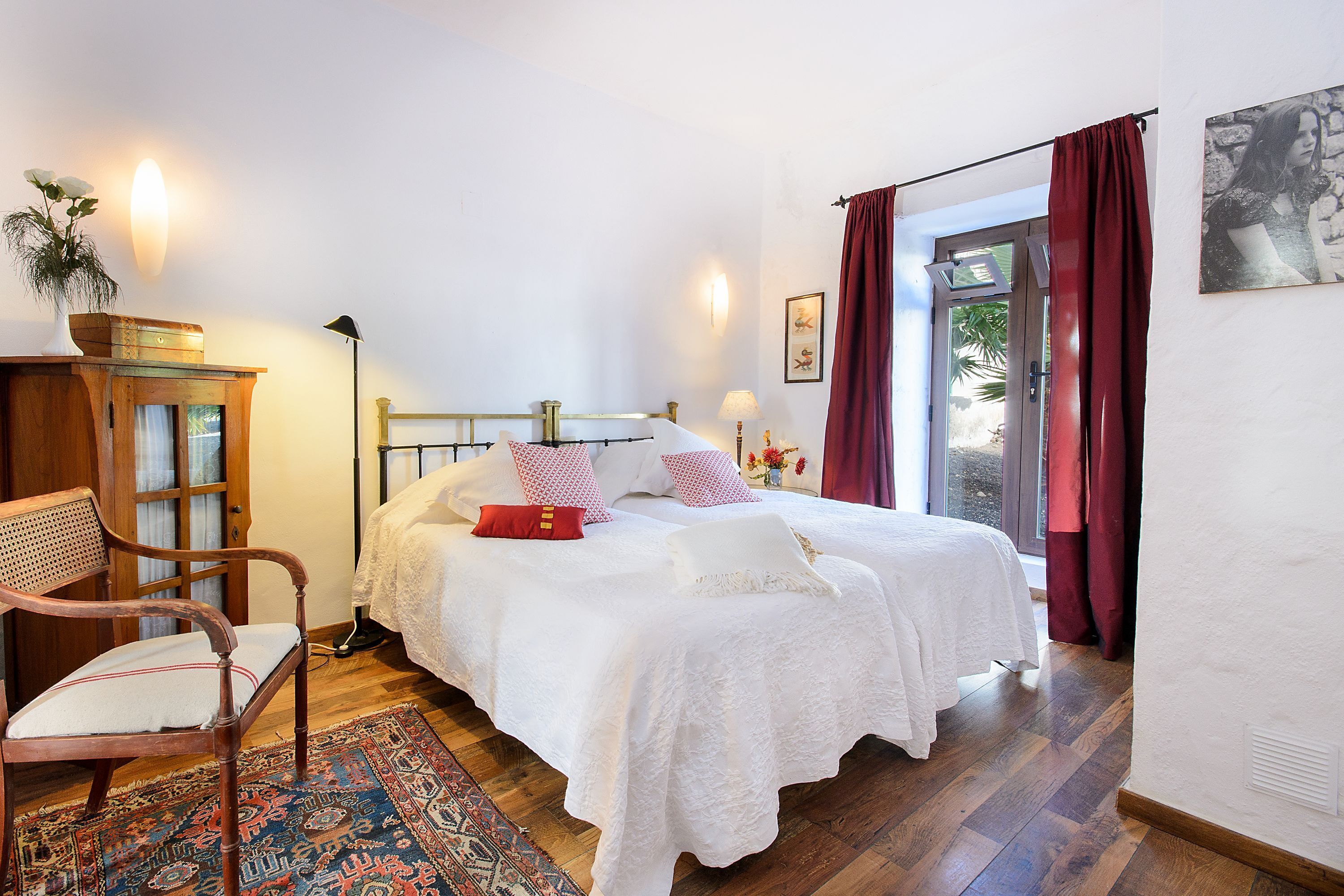 2 slaapkamers, een strijkplank/strijkijzer, gratis wifi, beddengoed