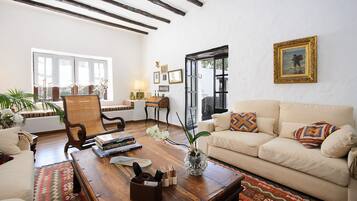 Télévision, chaîne hi-fi