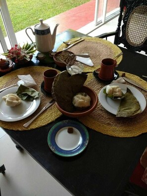 朝食