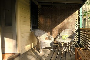 Terrace/patio - Crabapple Cottage -Lovely self contained cottage on Heritage property (Berrima)