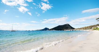 Beachside Shoal Bay Unit 4