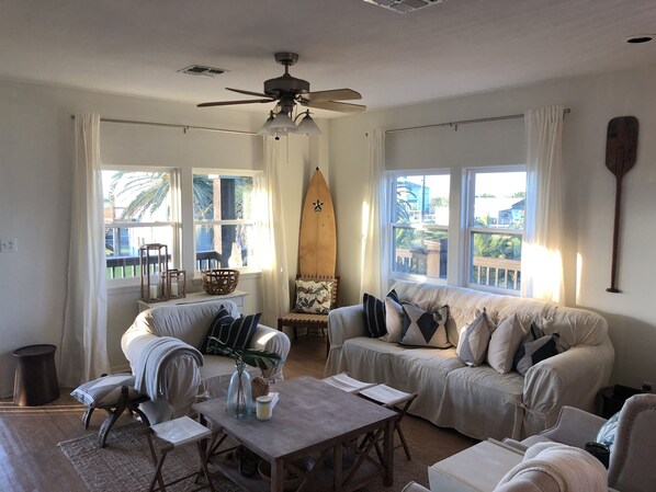 Smart TV, DVD player