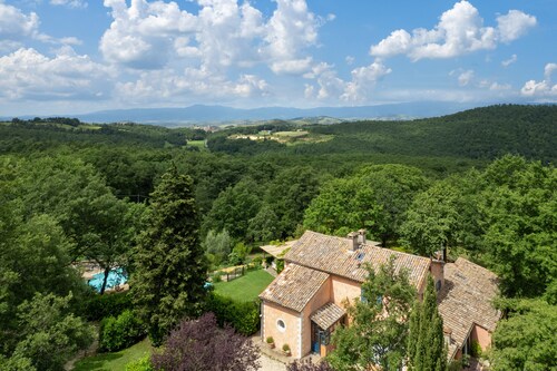 Elegant 7 BDR Villa with pool_Oasis of peace in Tuscany_Chef available