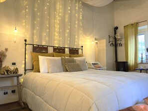 7 habitaciones, caja de seguridad en la habitación y escritorio 