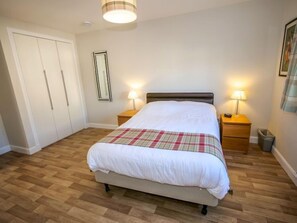 3 bedrooms, free Internet