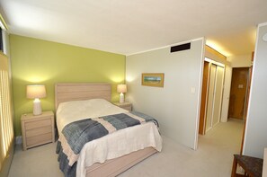 1 bedroom - Edgewater House - Ocean Front Units With Spectacular Views! (Rehoboth Beach)
