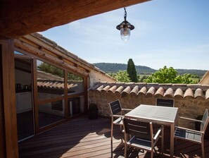 Outdoor dining - Loft Benjamin, Luxury design & spa for 2 people (Carnas)