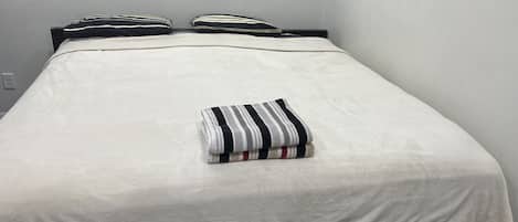 1 多间卧室、熨斗/熨衣板、上网接入、床单