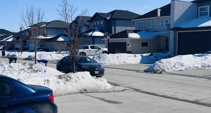 Suite d'invités au sous-sol avec entrée séparée