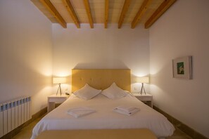 8 bedrooms, in-room safe, iron/ironing board, travel crib - Son Simo Vell, Finca 5StarsHome Mallorca (Alcúdia)