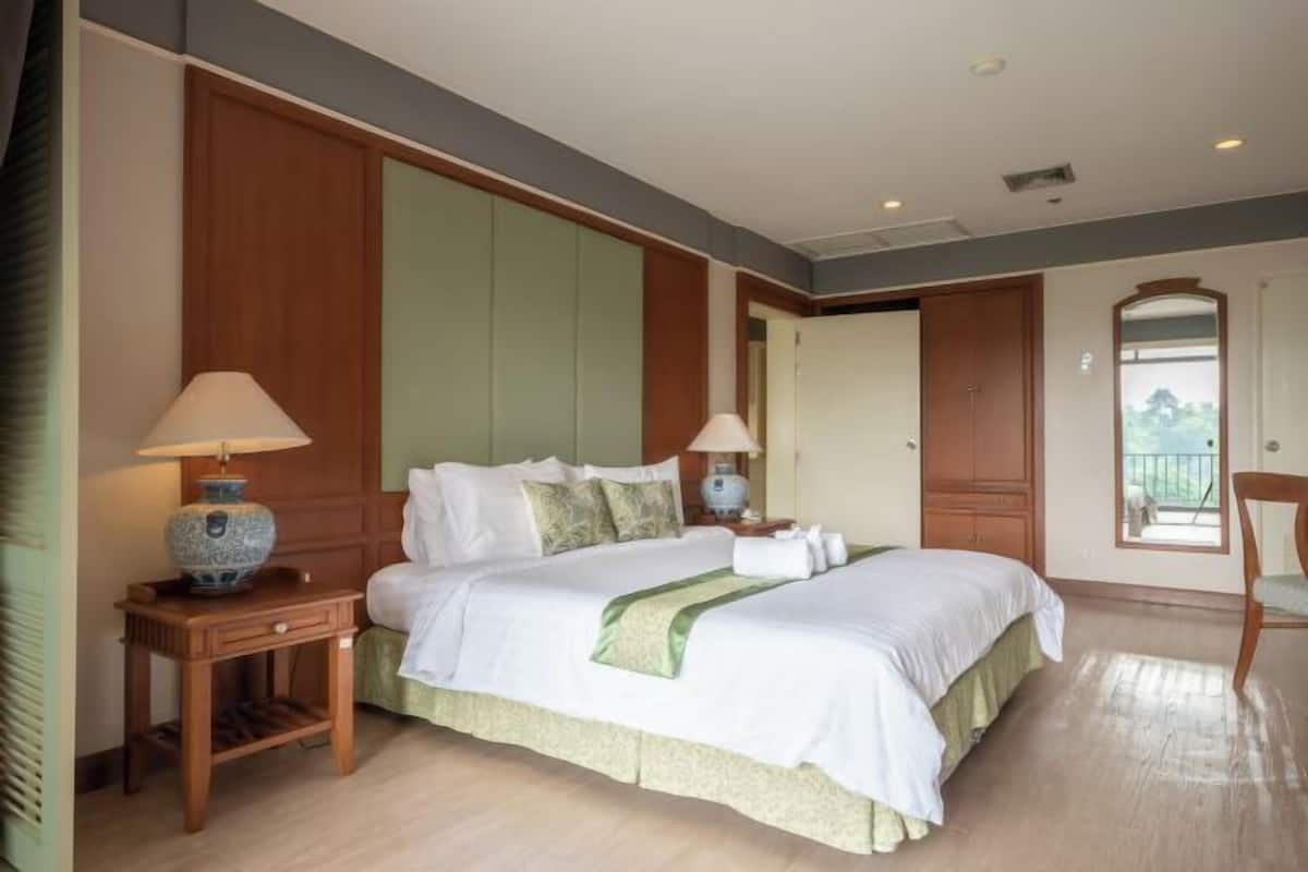 1 bedroom, blackout drapes, free WiFi