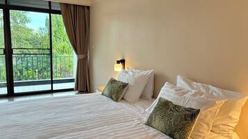 Chambre Double Supérieure, vue jardin (24-Hour Access Room,Check-in 2 PM) | Rideaux occultants, Wi-Fi gratuit