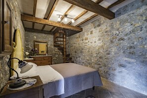 2 dormitorios, tabla de planchar con plancha, wifi y ropa de cama