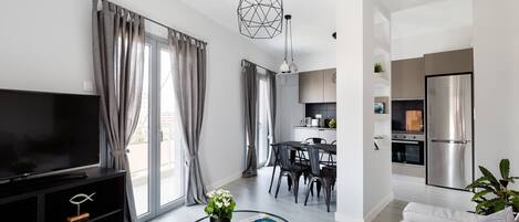 Smart TV, Netflix, books, streaming services