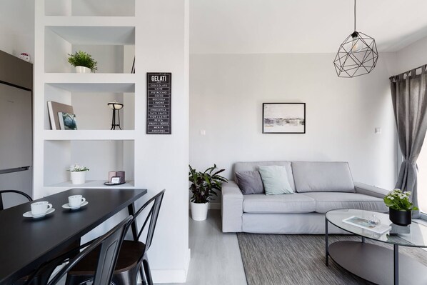 智能电视、Netflix、书、流媒体服务