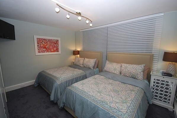 2 bedrooms - WALK RIGHT ONTO THE BOARDWALK FROM APARTMENT PATIO! (Rehoboth Beach)