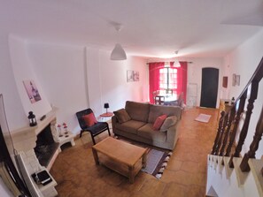 TV - Villa in Praia da Consolação on the seafront near supertubos / baleal (consolação)