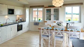 Réfrigérateur, micro-ondes, four, lave-vaisselle