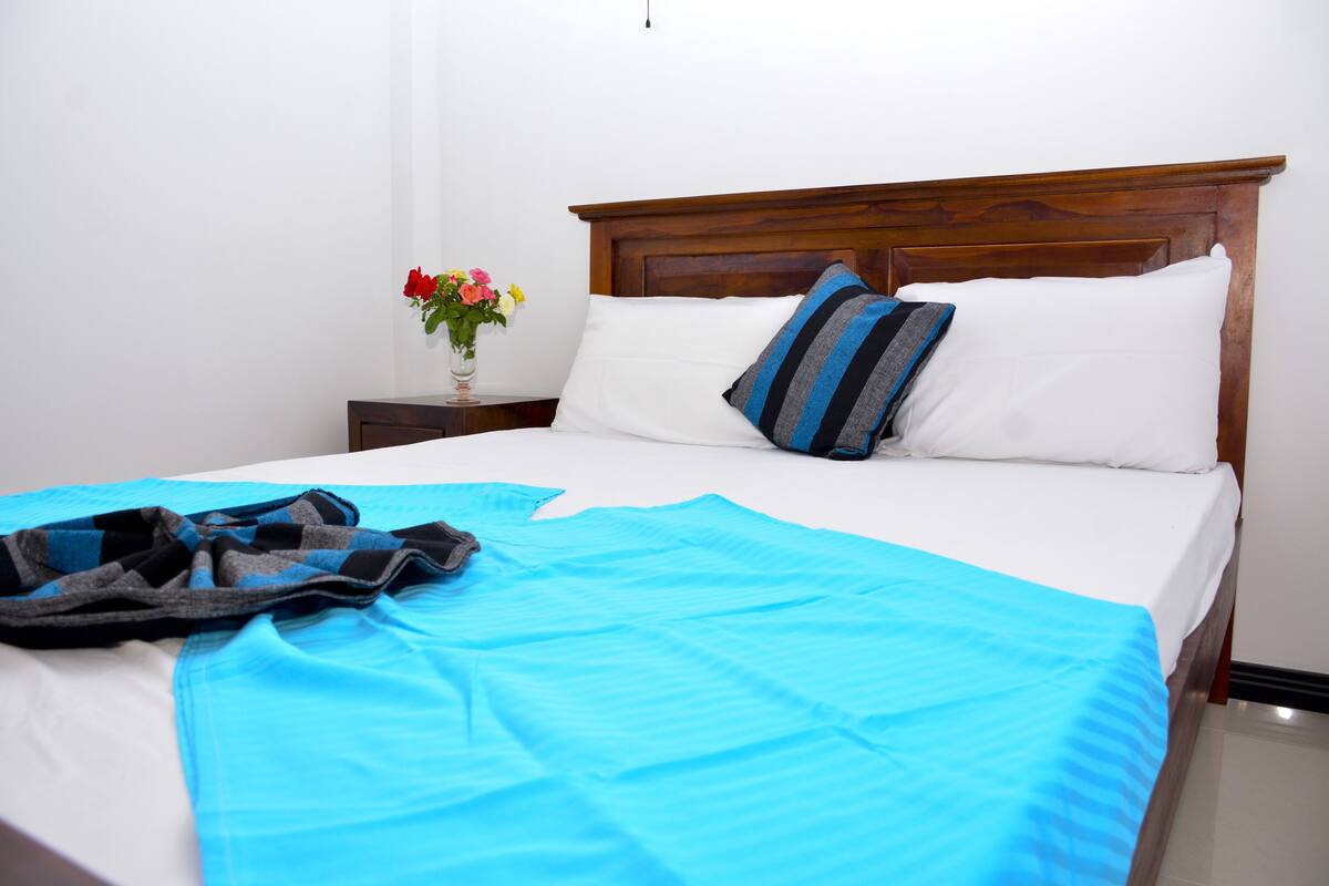 Roupas de cama premium, quartos à prova de som, Wi-Fi de cortesia