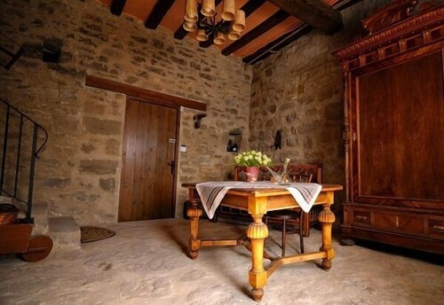 Rural house (full rental) Masia Pallares de Dalt for 10 people