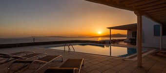 Lighthouse Villa Mykonos | Private 3 Bedroom Villa in Mykonos with private pool