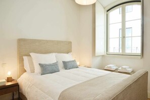 2 chambres, fer et planche à repasser, Wi-Fi gratuit, draps fournis