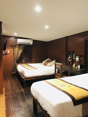 Standard Triple Room | Free WiFi - Reuan Vilawan (Damnoen Saduak)