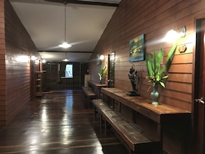 Interior detail - Reuan Vilawan (Damnoen Saduak)