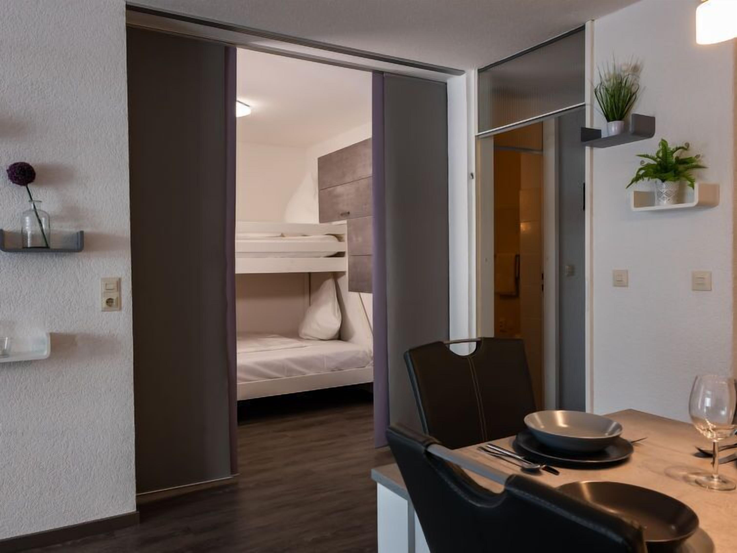 1 bedroom, iron/ironing board, internet