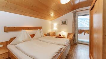 1 bedroom, in-room safe, WiFi, bed sheets