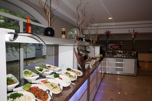 Food court - Luna Beach Hotel & Spa (Marmaris)