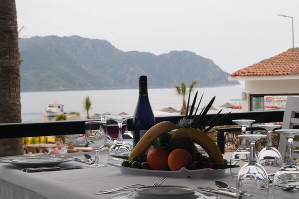 Breakfast, lunch and dinner served - Luna Beach Hotel & Spa (Marmaris)