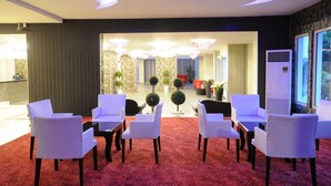 Lobby sitting area - Luna Beach Hotel & Spa (Marmaris)