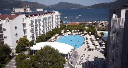 Luna Beach Hotel & Spa