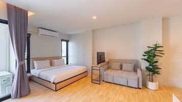Desk, laptop workspace, free WiFi, bed sheets
