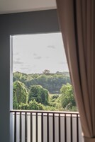 标准开间 (Twin bed) | 办公桌、笔记本电脑工作区、免费 WiFi、床单