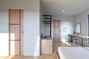 Standard Studio (Twin bed) | Desk, laptop workspace, free WiFi, bed sheets